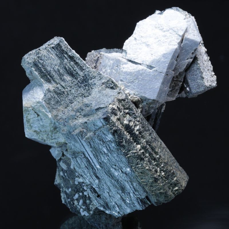 Hydroksylapatitt med hornblende, Oksøyekollen, Snarum