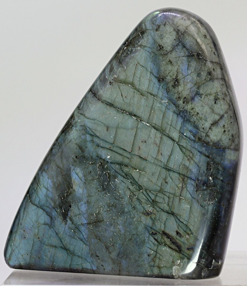 Labradoritt/spektrolitt, helslipt (labradorite, spectrolite)