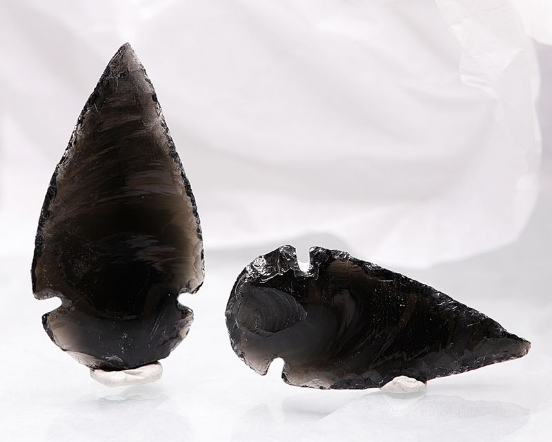 Pilspiss av obsidian, ca. 2-3 cm, replika