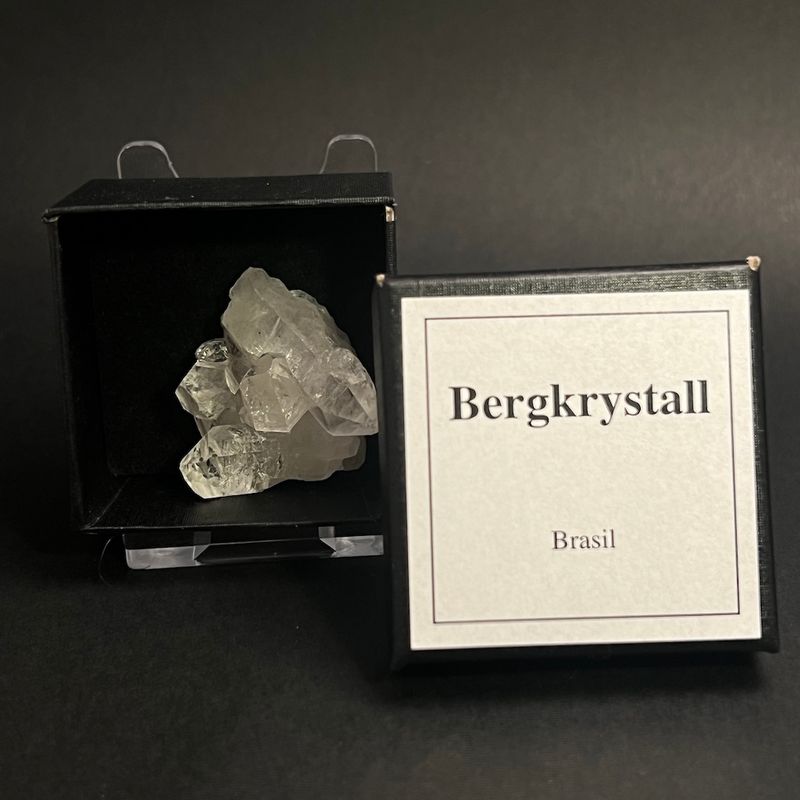 Bergkrystall, kvarts, gruppe i gaveeske, liten,  Brasil